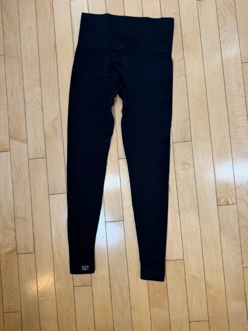 SET Active leggings with a high waistband and subtle ribbed texture Size XS